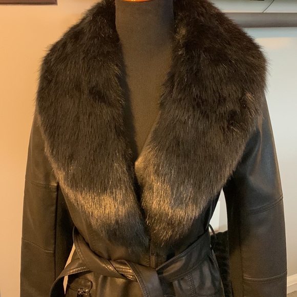 Black Leather Coat w/Removal Faux Fur Collar NEW - Picture 1 of 13